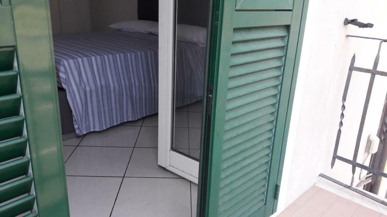 Residenza Leonarda Apartment Vado Ligure Exterior foto
